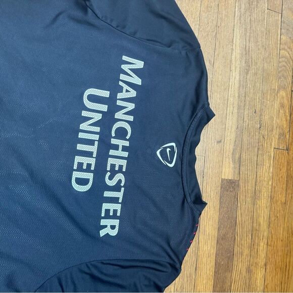 MANCHESTER UNITED 2013 2014 PRE MATCH TRAINING JERSEY - Picture 7 of 10
